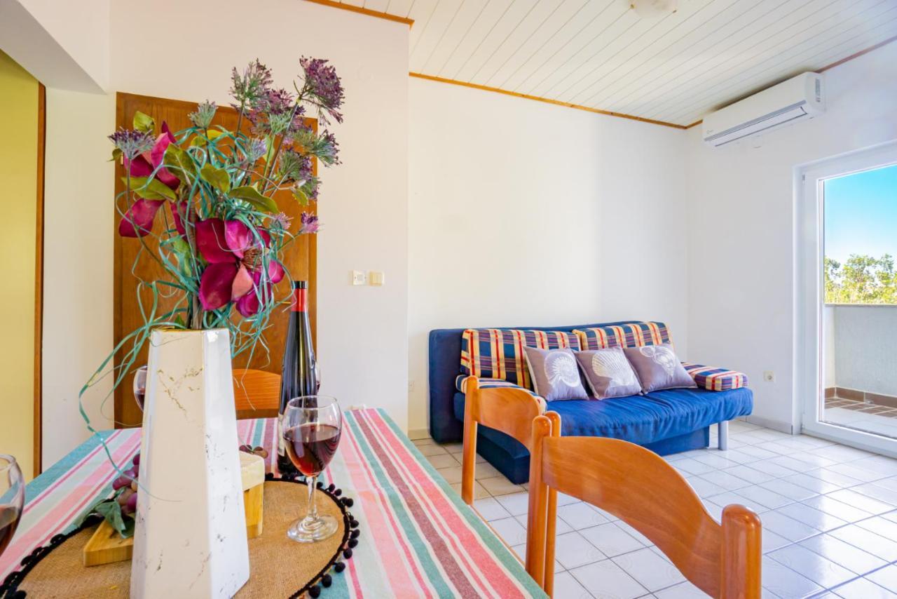 Galinec With Mountain And Seaview Apartman Metajna Szoba fotó