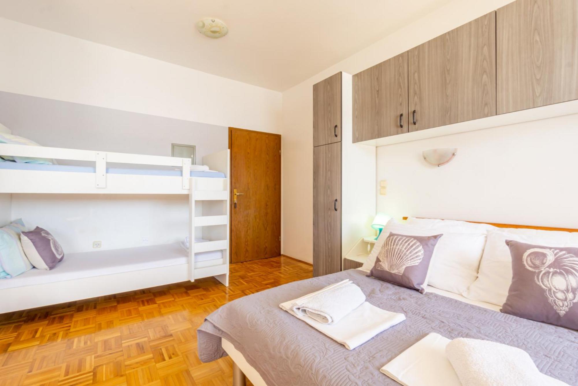 Galinec With Mountain And Seaview Apartman Metajna Szoba fotó