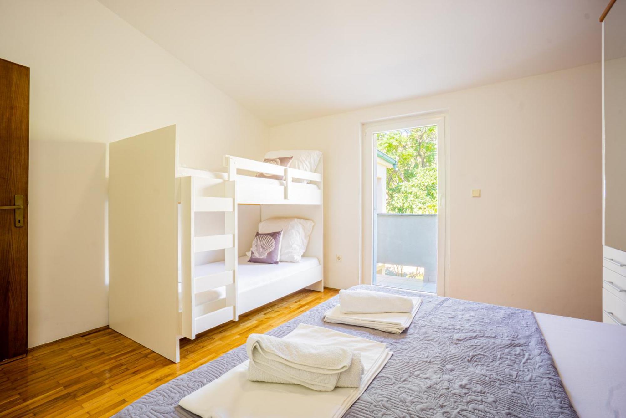 Galinec With Mountain And Seaview Apartman Metajna Szoba fotó